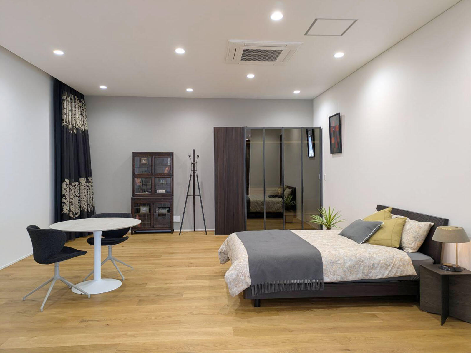 ベッドサイズ:ダブル